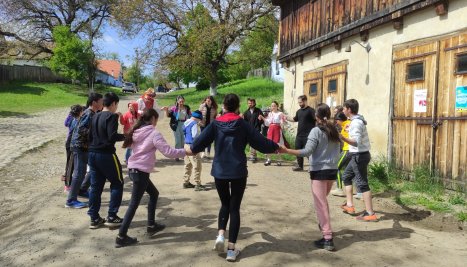 Fotografie de la S-a încheiat ce-a de a doua ediție a taberei de voluntariat internațional de la Viscri