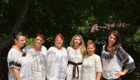 Fotografie de la The Universal Day of the Romanian blouse
